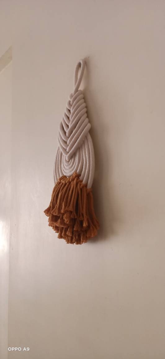 Modern Rope Art | Pipa Knot